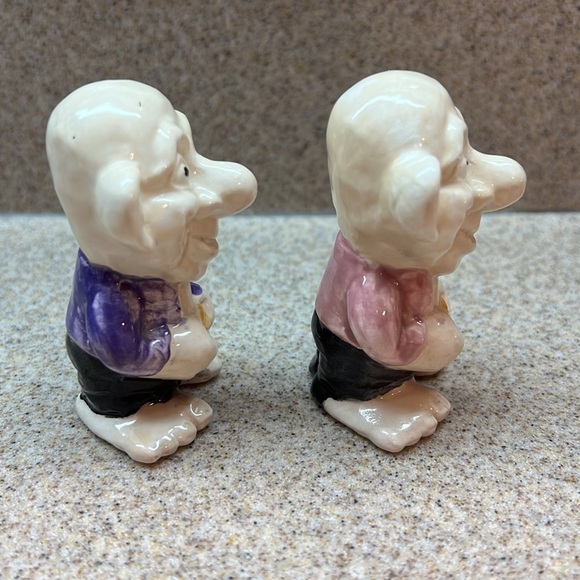 Set of two little hand painted ceramic Cave Trolls 🧌 or Leprechauns vintage - Picture 3 of 12